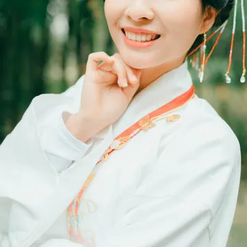 李伟